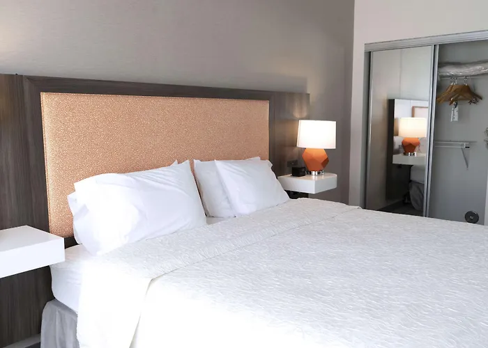Hampton Inn & Suites Seal Beach